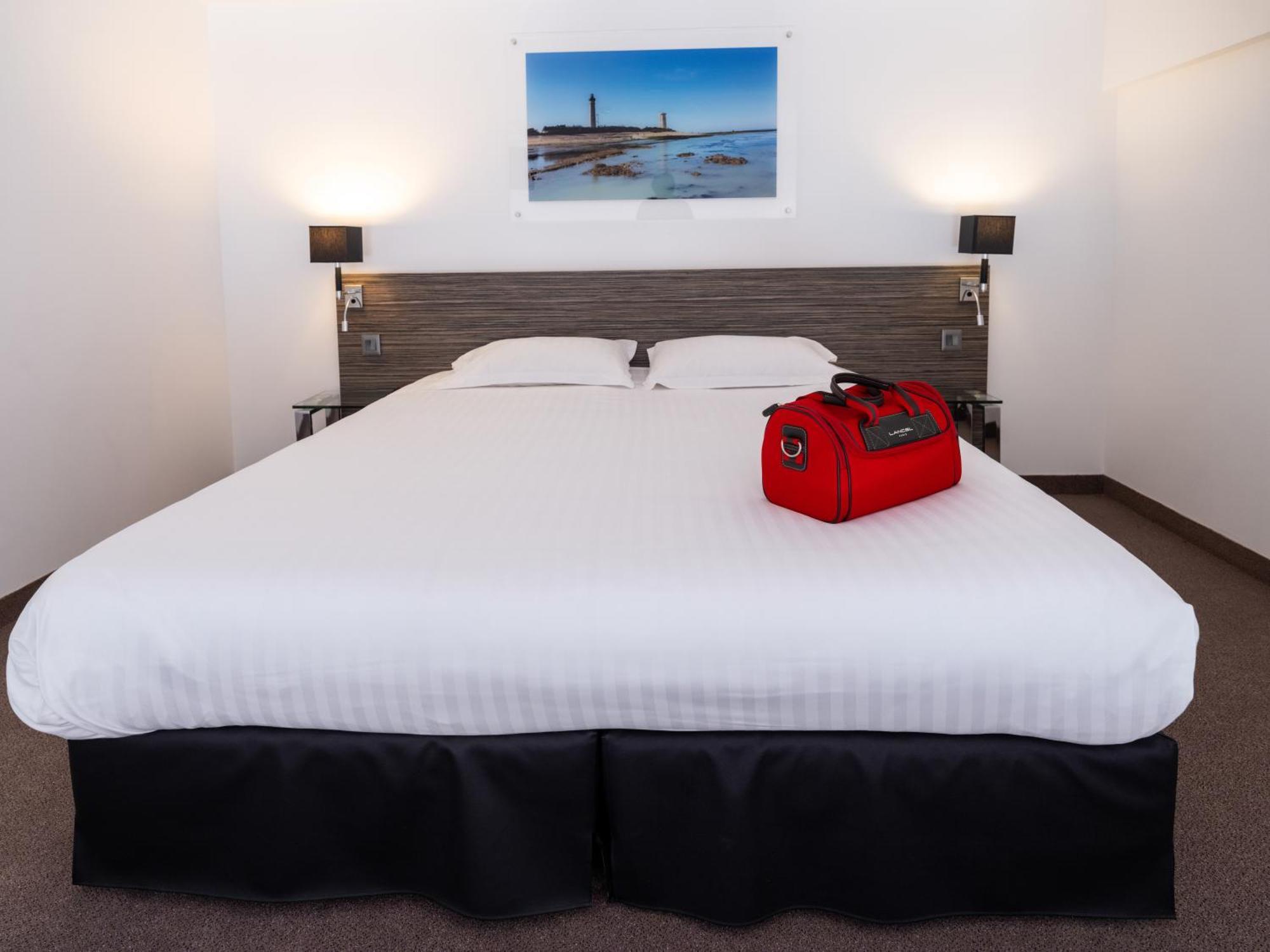 Отель Golden Tulip La Baule Экстерьер фото