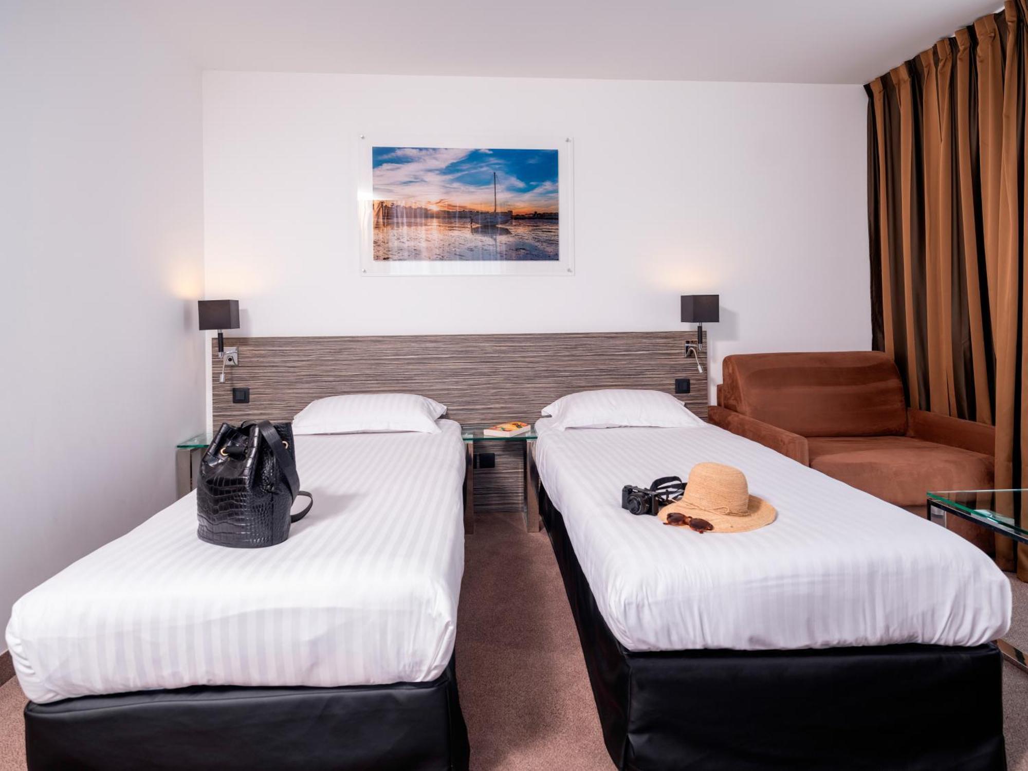 Отель Golden Tulip La Baule Экстерьер фото