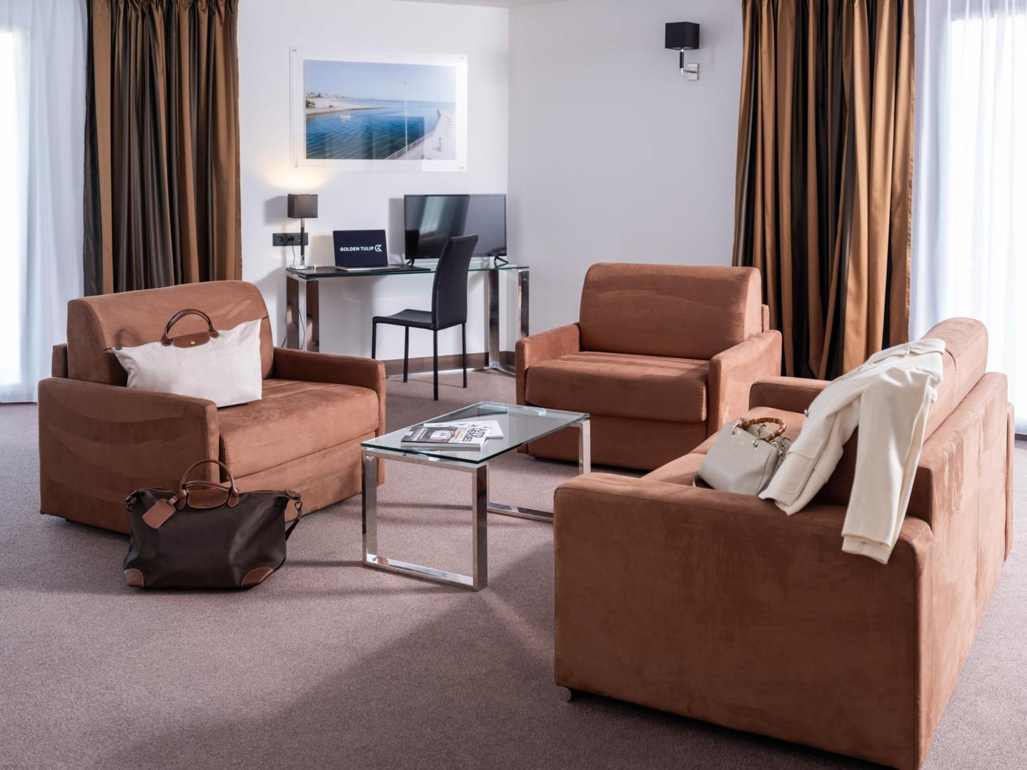 Отель Golden Tulip La Baule Экстерьер фото