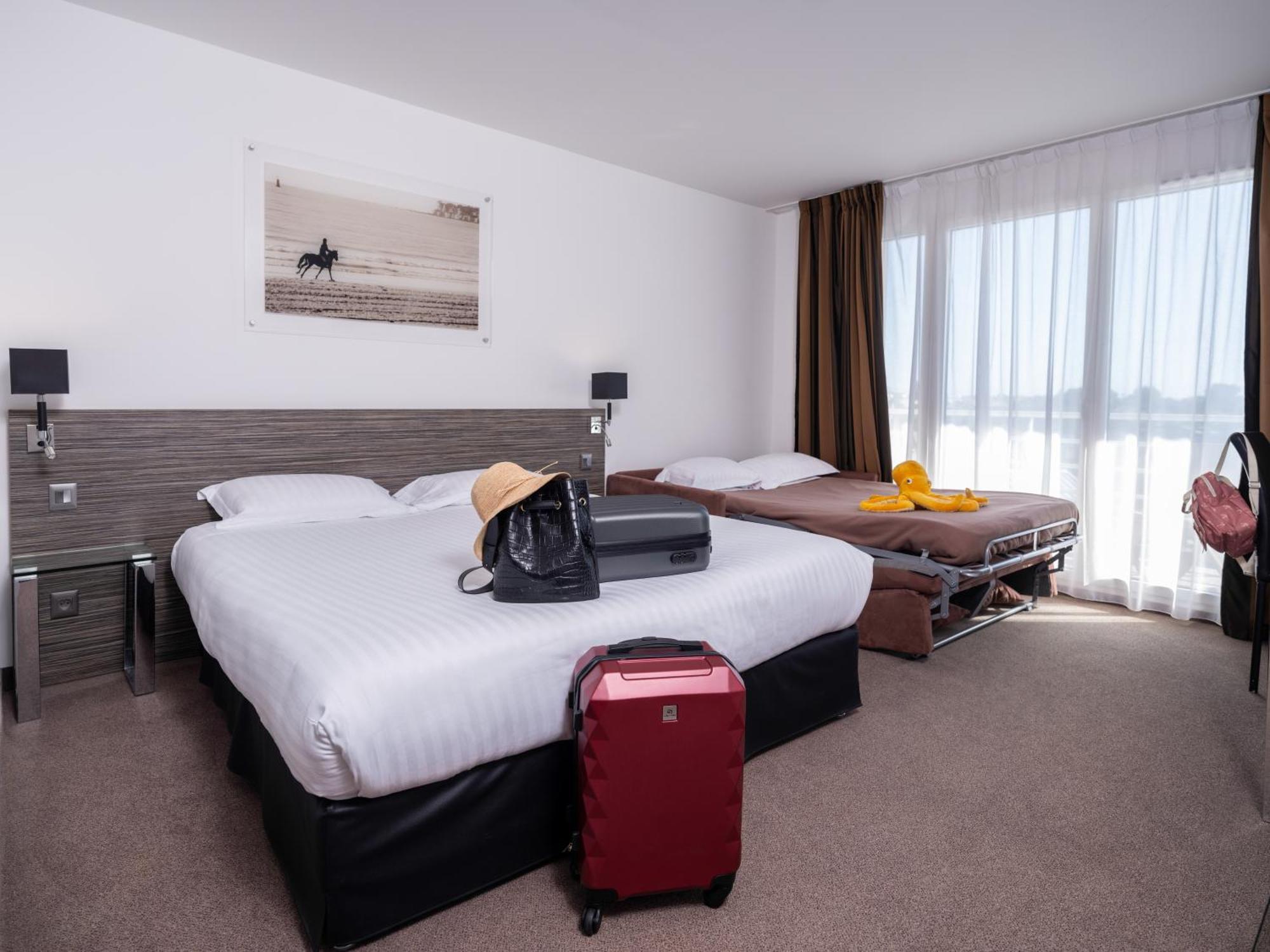 Отель Golden Tulip La Baule Экстерьер фото