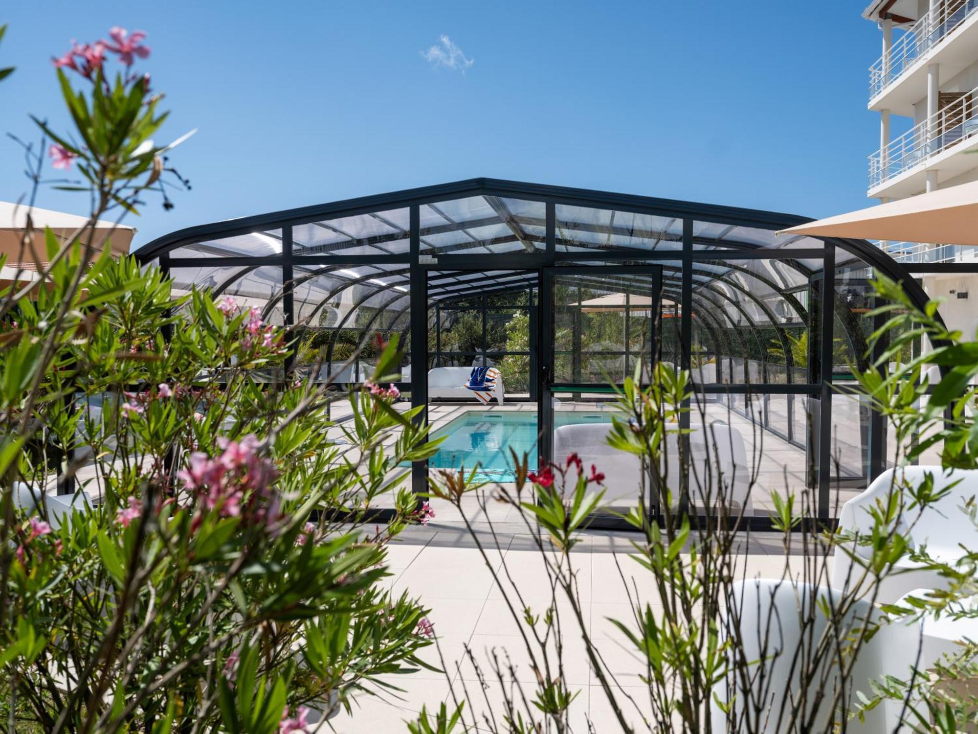 Отель Golden Tulip La Baule Экстерьер фото